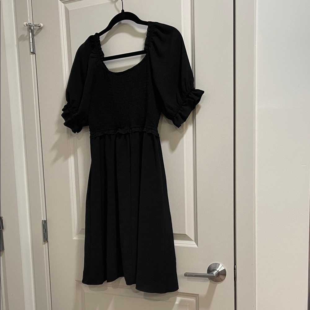 Chic Black Midi Dress with Ruffled Sleeves - Picture 4 of 4
